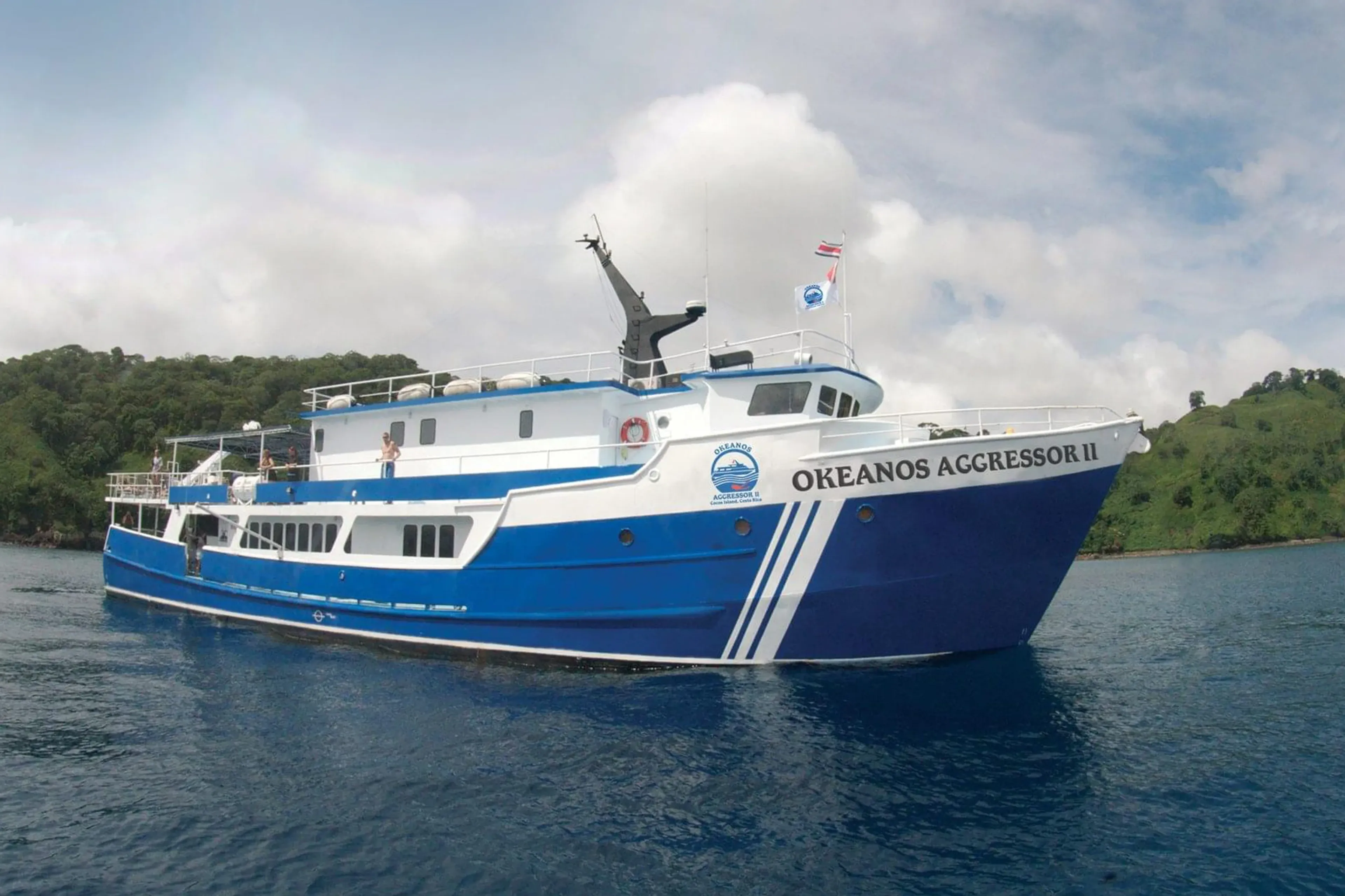 00_aggressor-2-okeanos_cocos-island_liveaboard.webp