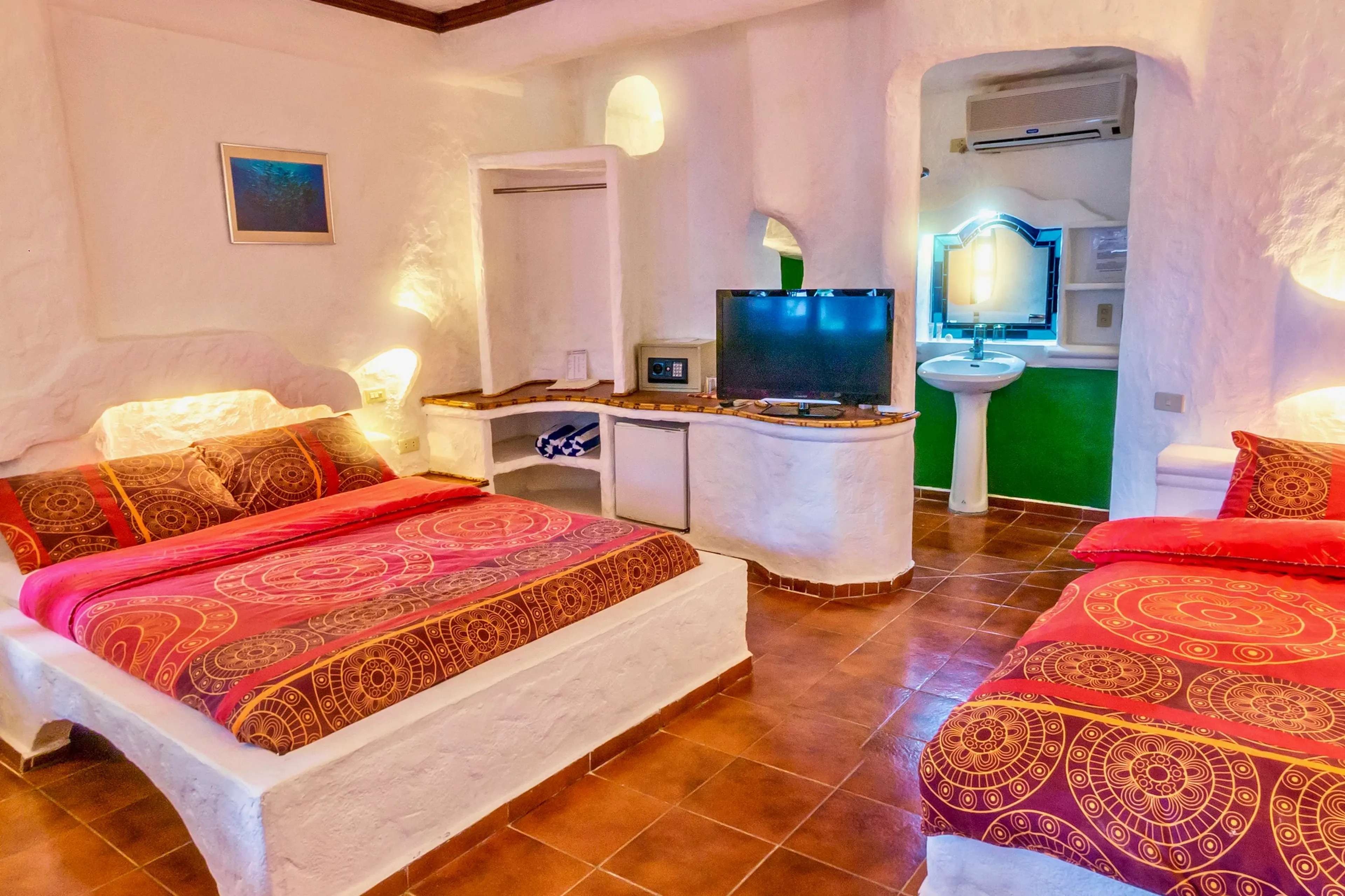 19_atlantis-dive-resorts_puerto-galera_twin-room.webp