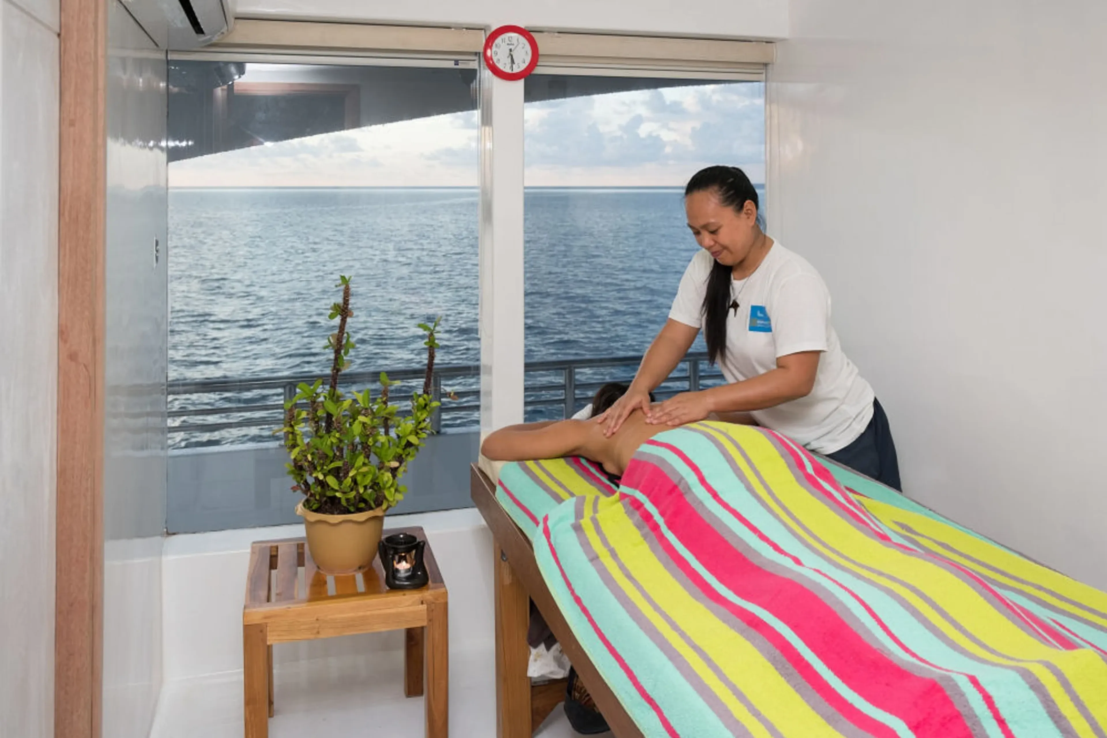 16_emperor-divers_maldives_serenity_spa.webp