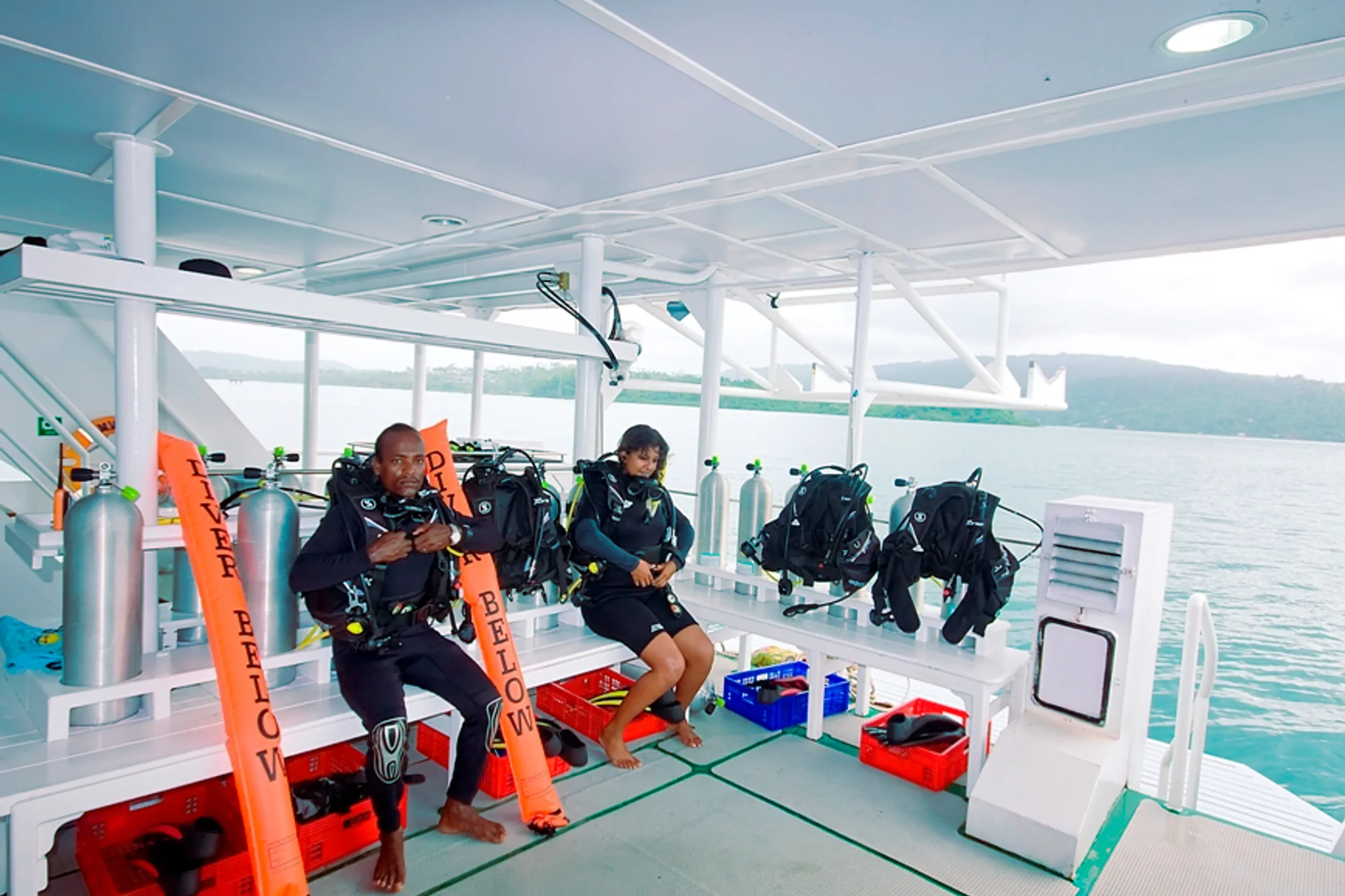 01_infiniti_visayas_divedeck.webp