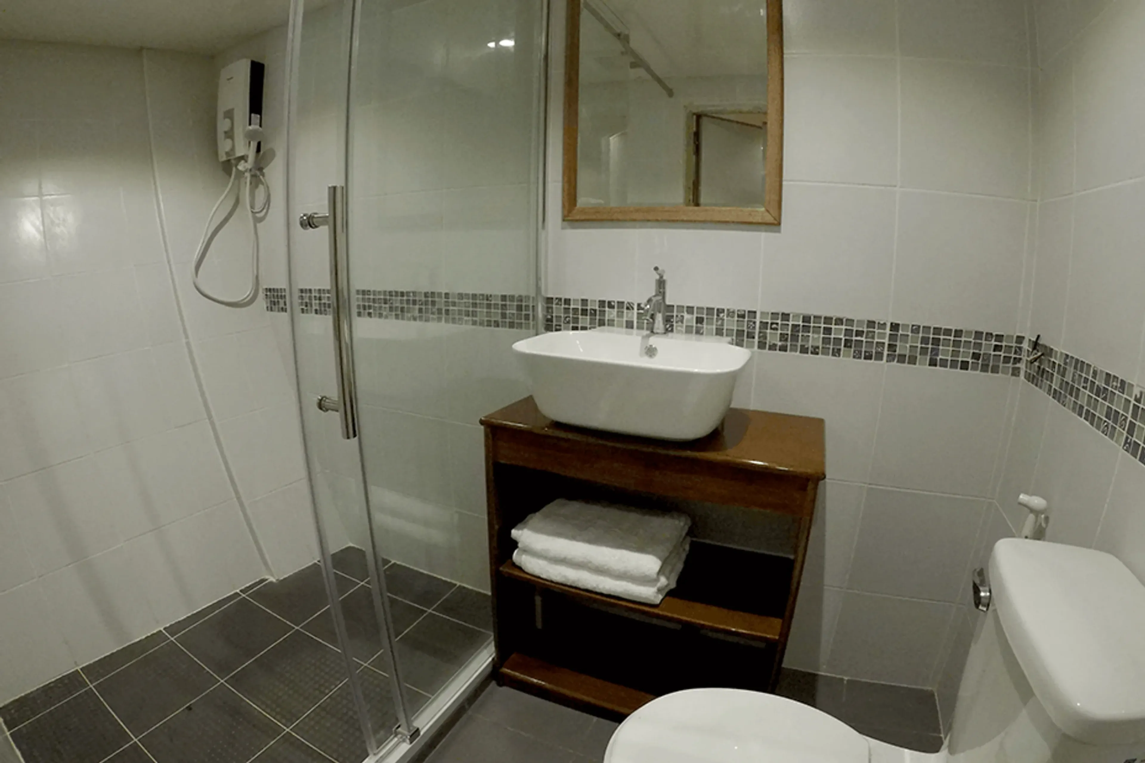15_infiniti_visayas-bathroom.webp