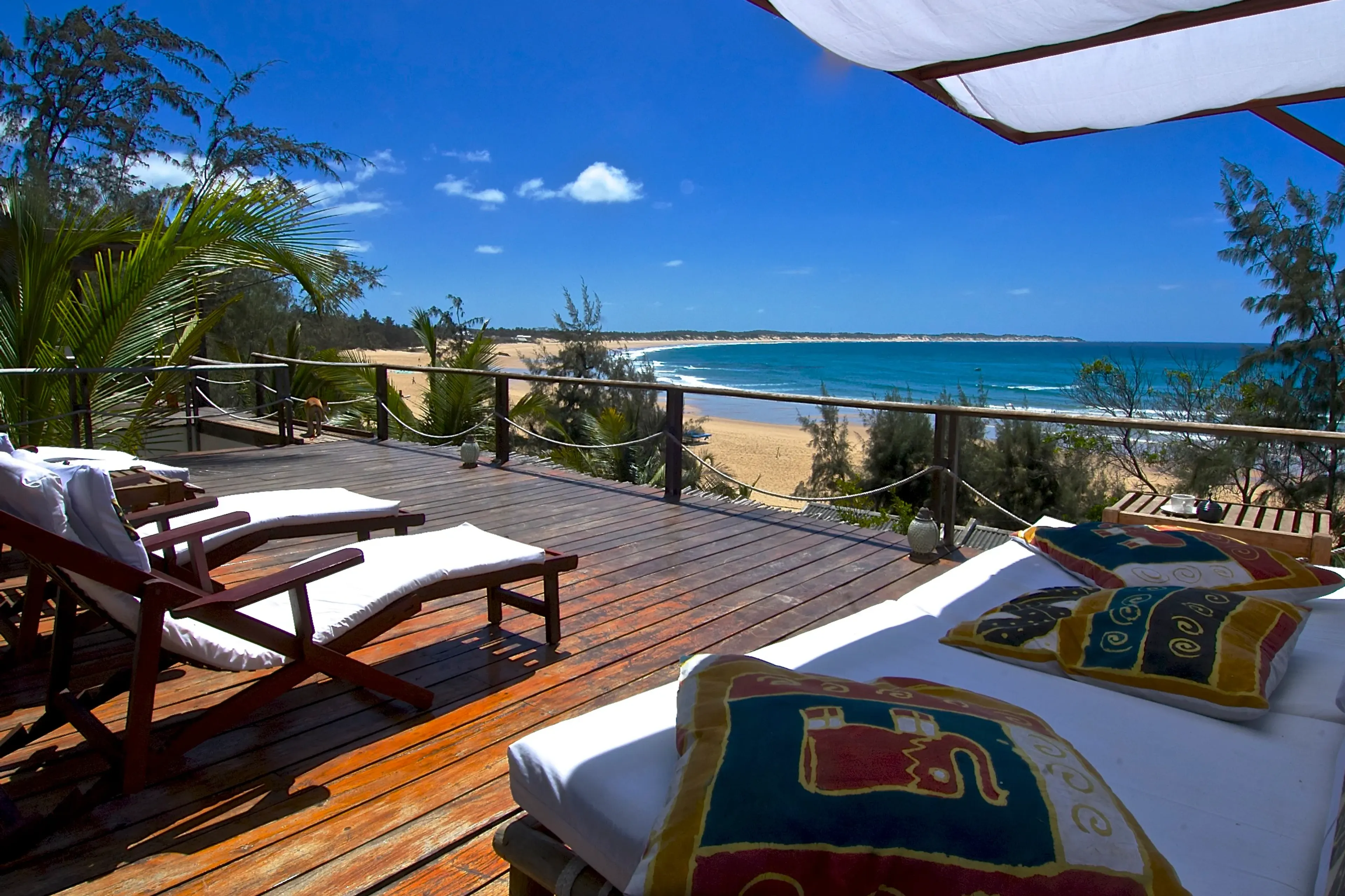00_peri-peri-divers_tofo_sundeck.webp