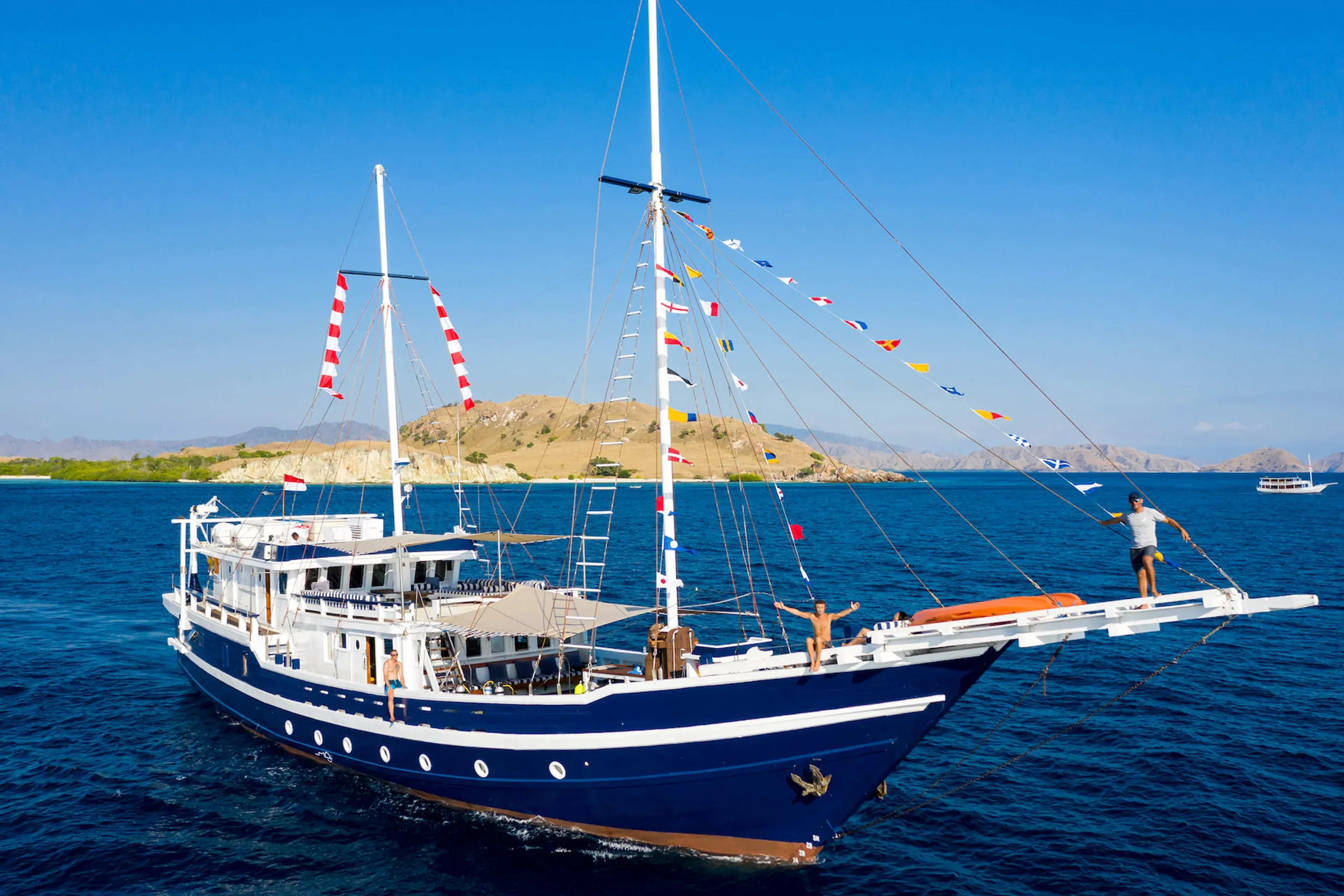 Dive and Explore the Best Sites of Komodo and Bali!